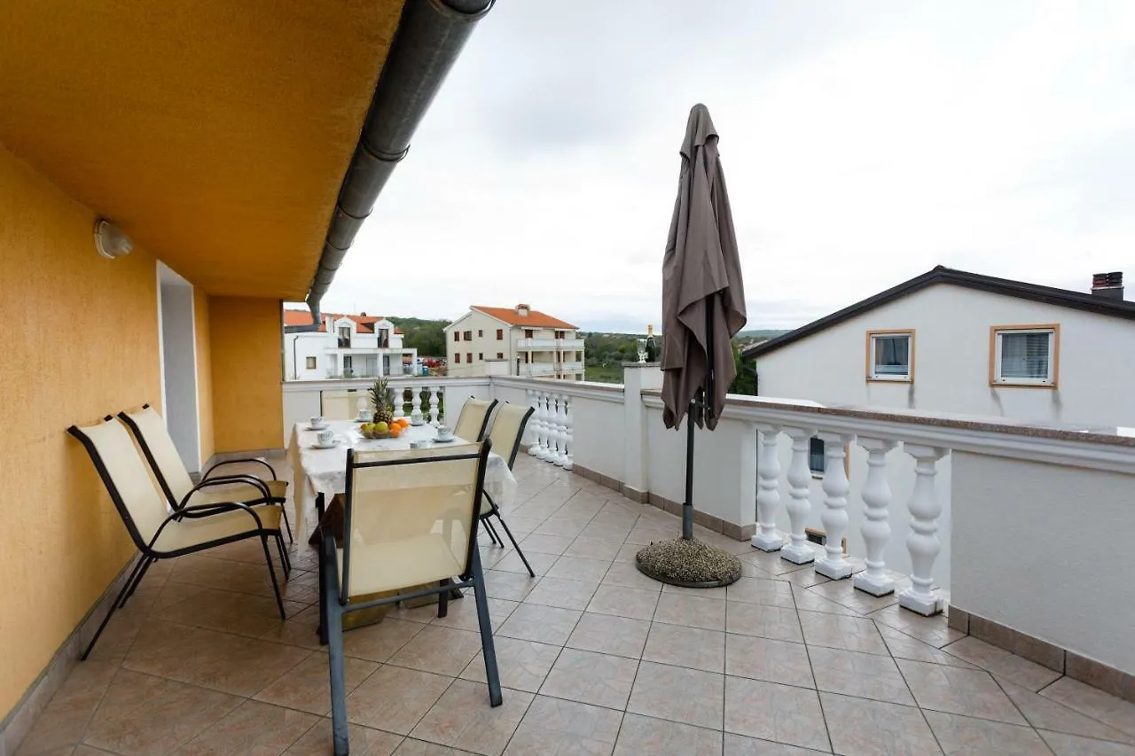 Apartment Aleksandra Malinska
