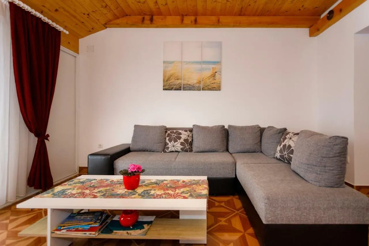 Apartment Aleksandra Malinska