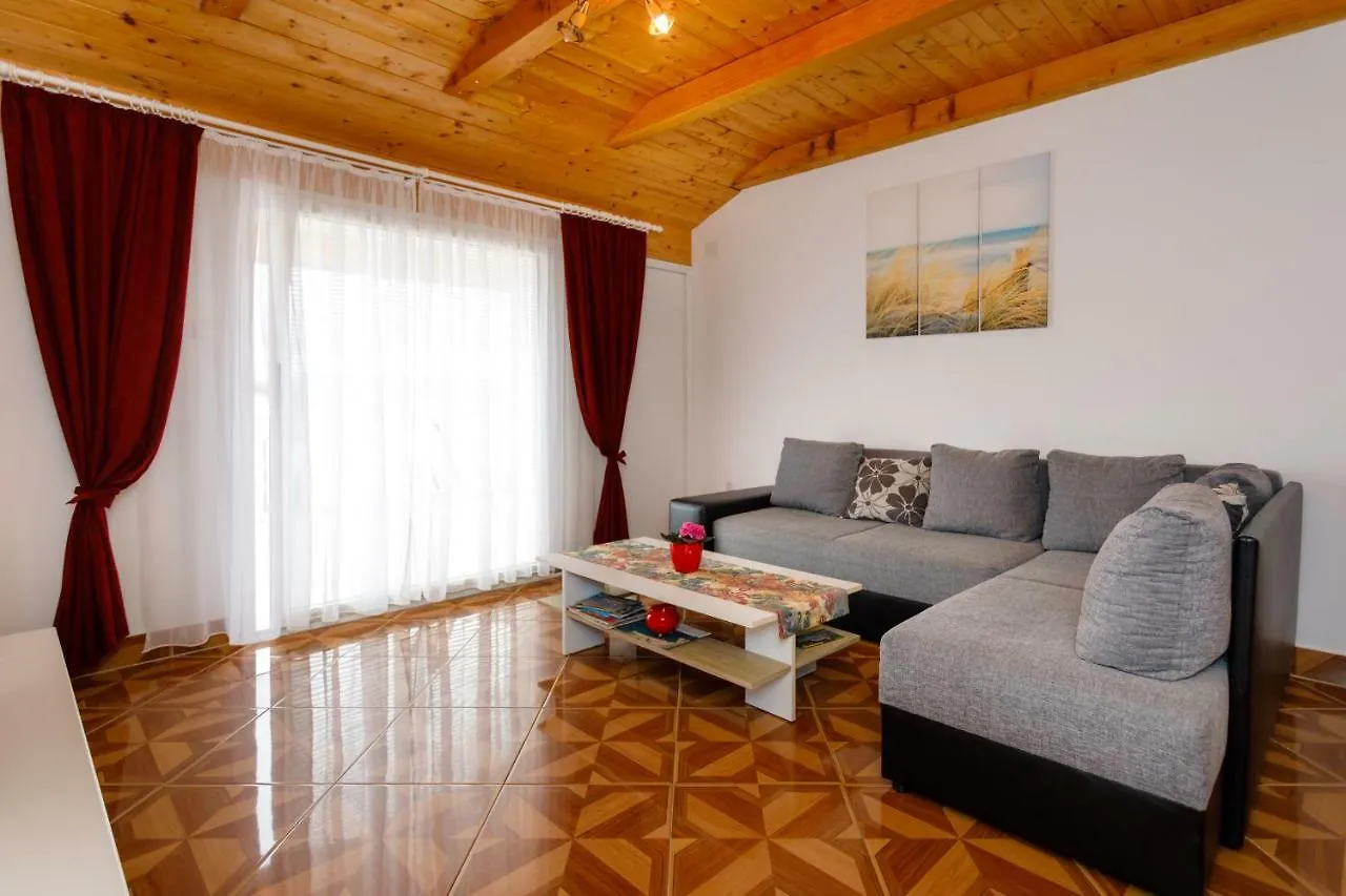 Apartment Aleksandra Malinska